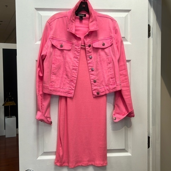 Forever 21 Jackets & Blazers - Forever 21 Denim Jacket 💕
